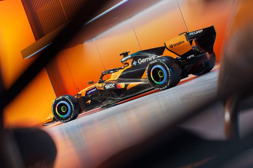 Zak Brown non ha dubbi sul motore Mercedes: "Rispetta le regole"