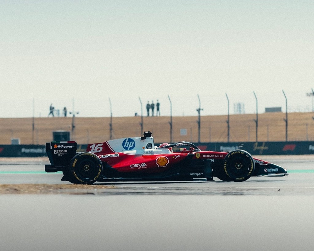 Charles Leclerc partirà 6° nella Sprint in Cina dopo una qualifica deludente. Il distacco dalla Mercedes è ampio, ma il monegasco guarda con fiducia alla gara.