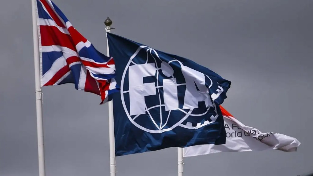 Il rovinoso impatto dell'inglese contro le barriere ha obbligato la Fia a prendere in considerazione l'idea di porre modifiche al regolamento.
