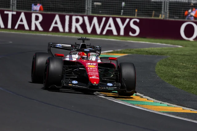 Ferrari chiude una buona prima giornata a Melbourne. Il bilancio di Vasseur, tra dati da osservare, l'atteggiamento di Hamilton ed un po' di cautela. 