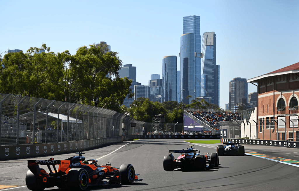 George Russell è il primo leader del Mondiale 2026 davanti al compagno di squadra Andrea Kimi Antonelli: vediamo insieme le classifiche di F1 dopo il round inaugurale di Melbourne, in Australia