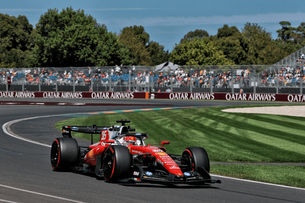 Charles Leclerc sul tracciato di Melbourne con la SF-26.