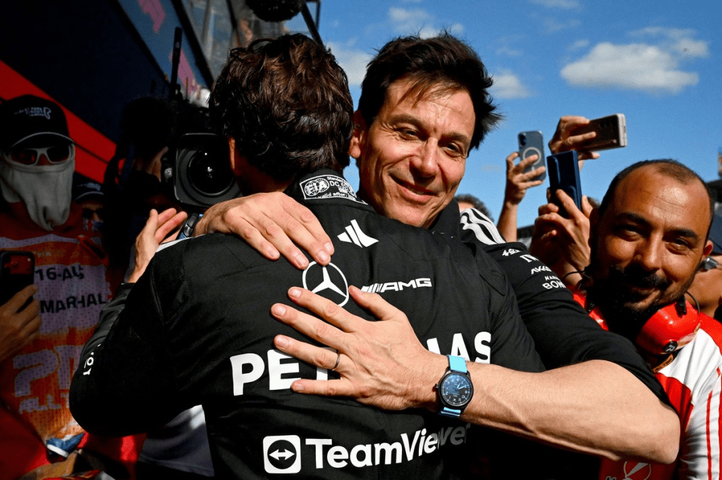 Toto Wolff risponde alle preoccupazioni sollevate dai team motorizzati Mercedes in merito alla condivisione dei dati, affermando che è impossibile rendere "tutti felici".
