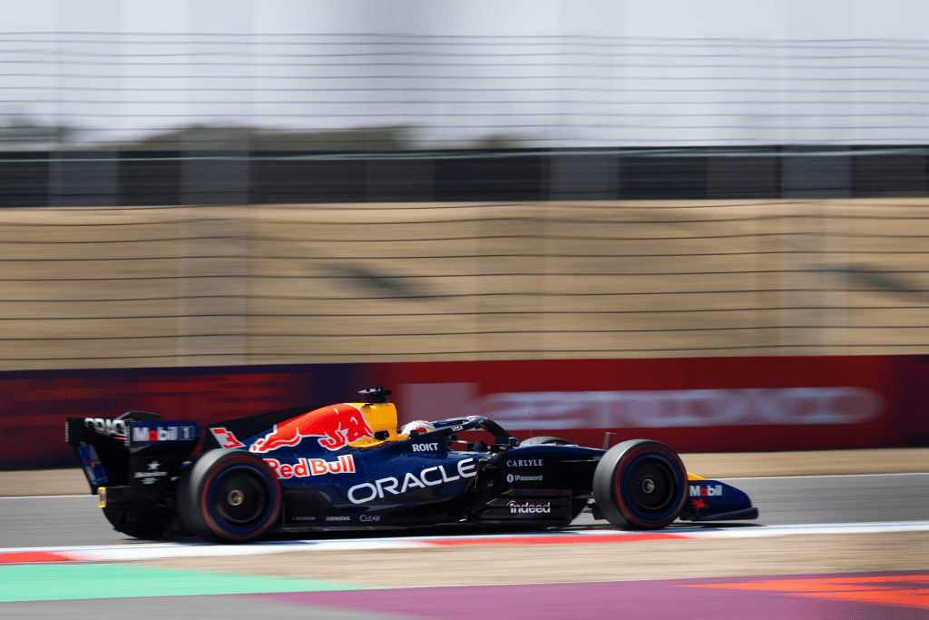 Dopo una giornata da dimenticare Verstappen pone l'attenzione sui problemi della RB22: il campione del mondo la definisce inguidabile ed ogni giro gli sembra una sopravvivenza.
