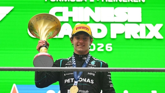 La gioia per la prima vittoria e lo “switch” immediato verso Suzuka: Antonelli cresce e resta prudente per una possibile lotta al titolo con Mercedes.