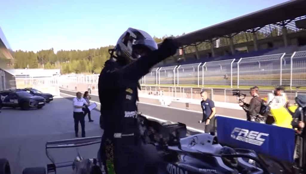 Una gara estremamente movimentata e condizionata da safety car e penalità, è Al Dhaheri a conquistare la vittoria di Gara 2 al Red Bull Ring.