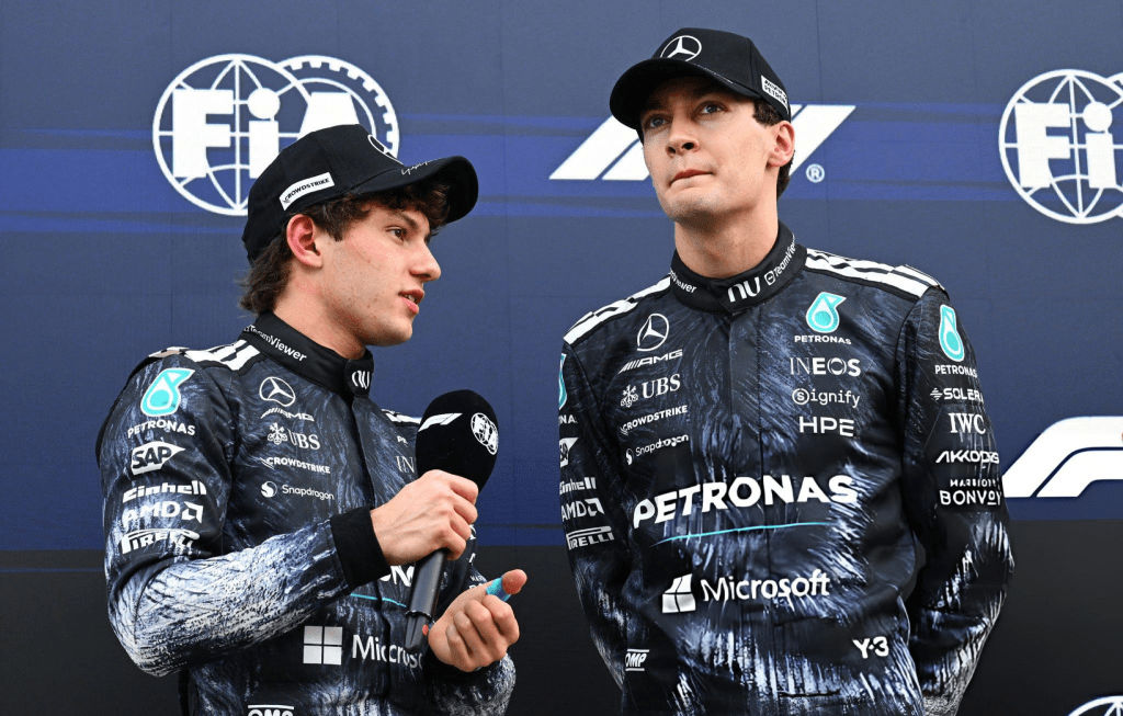 Il solito George Russell lamentoso in merito ai problemi della sua Mercedes in questo inizio di stagione di F1 del 2026 che, a suo dire, hanno favorito Andrea Kimi Antonelli