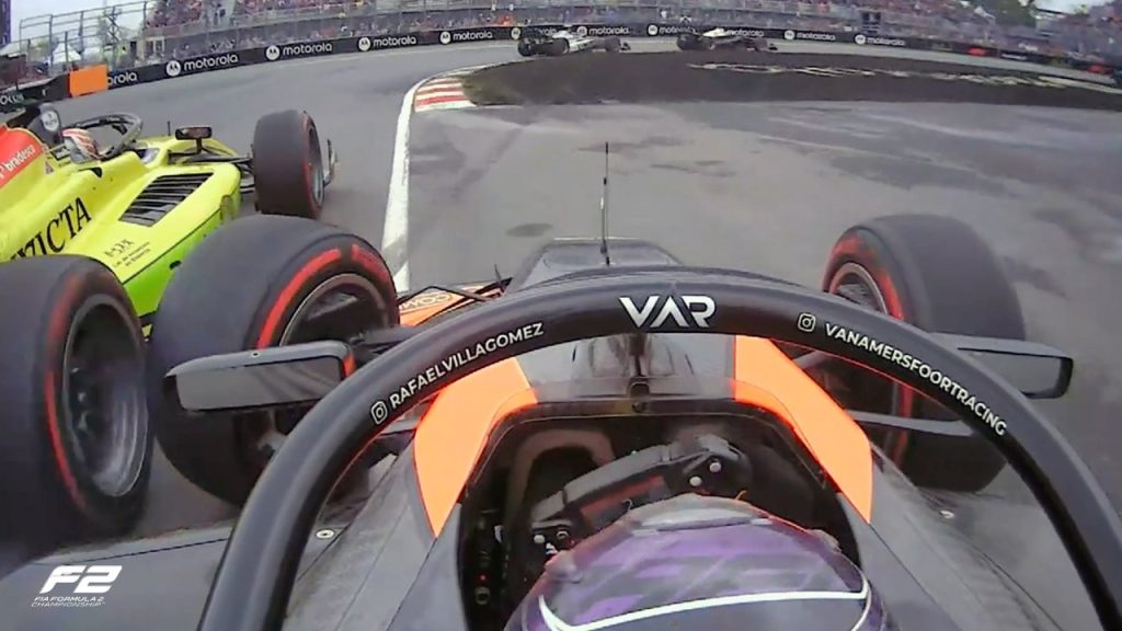 Feature Race caotica e ricca di colpi di scena in Canada, tra incidenti, pioggia intermittente e safety car, Stenshorne ha avuto la meglio conquistando la vittoria, dietro di lui rispettivamente Dunne e Minì.