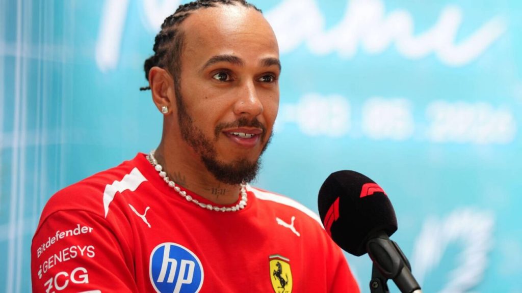 Lewis Hamilton è deluso dalla prima parte del weekend: si è qualificato in settima posizione per la Sprint Race nonostante una SF-26 con delle novità importanti.