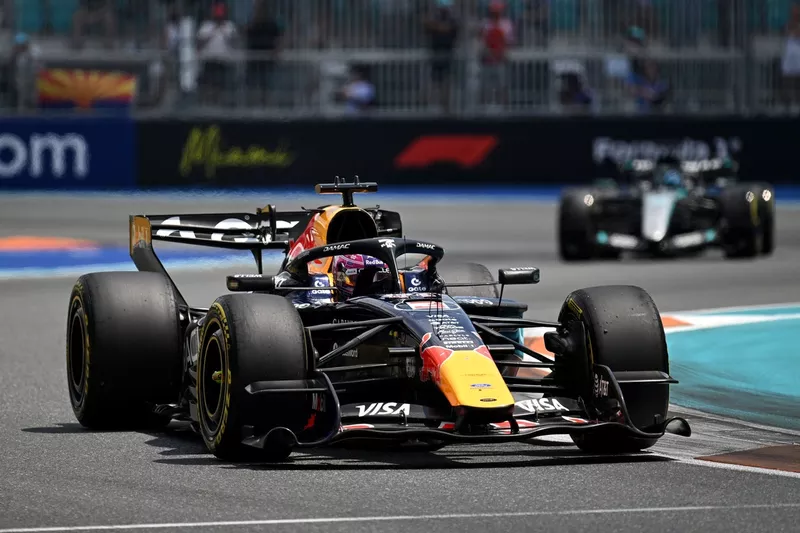 McLaren pronta a "tenere d'occhio" gli aggiornamenti della Red Bull