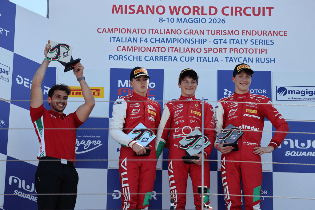 47 piloti in griglia, 30 arrivi a punti, 3 vincitori diversi: le prime folli classifiche del 2026 di F4 italiana dopo il weekend inaugurale sul circuito di Misano