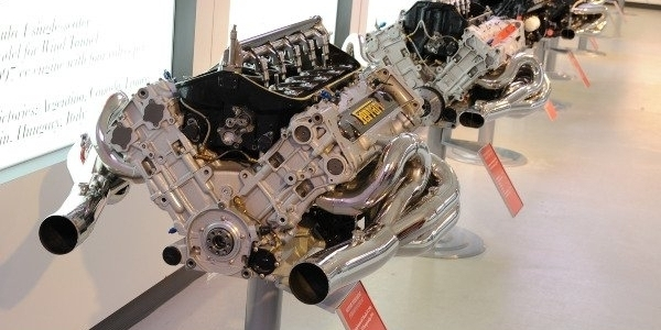 F1, motori V8 più vicini: anche Mercedes favorevole