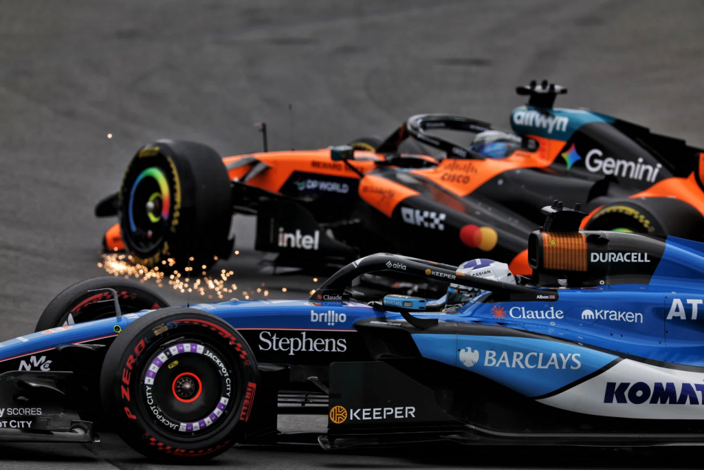 Domenica da incubo per la McLaren in Canada: la scommessa sulle intermedie si rivela fallimentare, l’incidente di Piastri e zero punti. 