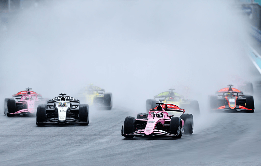 Tsolov mantiene la testa nonostante il ritiro in Feature Race, Camara e Minì si avvicinano: come cambiano le classifiche dopo il fine settimana di F2 a Miami