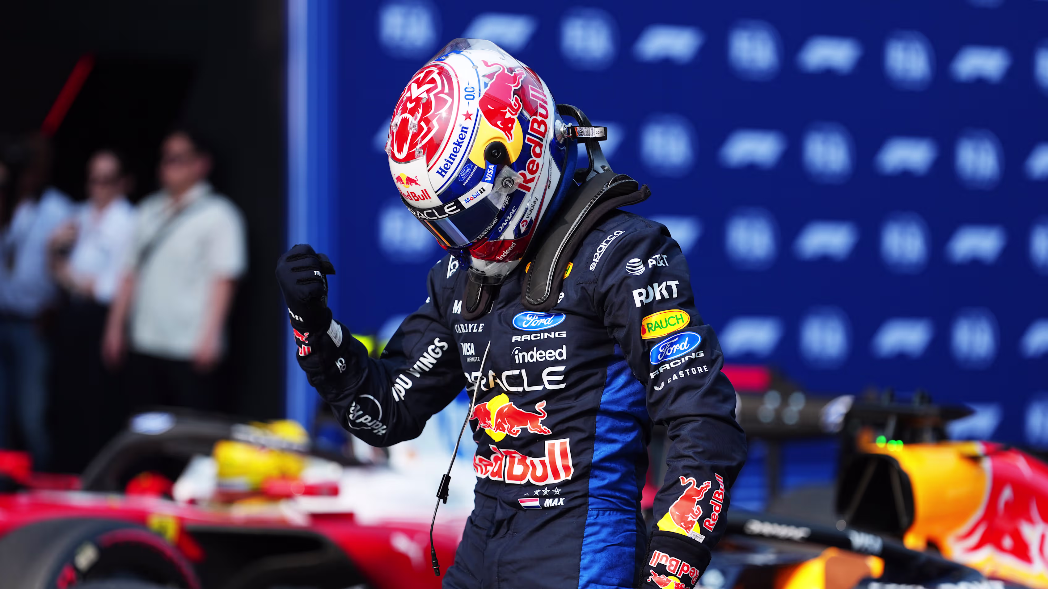 Max Verstappen torna in pole al Bahrain GP! Superato Hamilton a Sepang, l'olandese suona la carica: “Incredibile, ora punto a vincere”. Le sue parole.