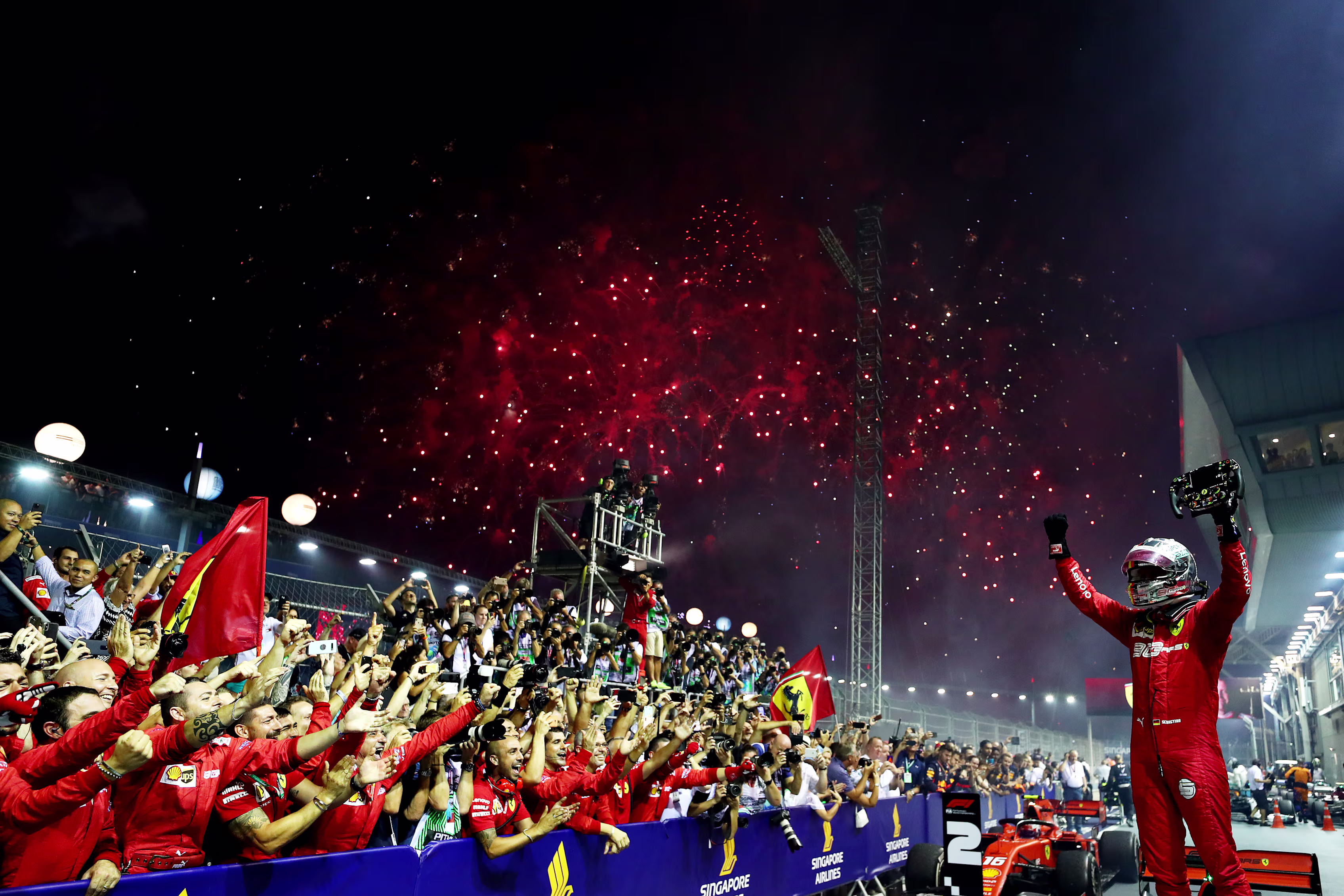 La Formula 1 torna sotto le luci di Marina Bay scopriamo numeri, record e curiosità del Gran Premio di Singapore.
