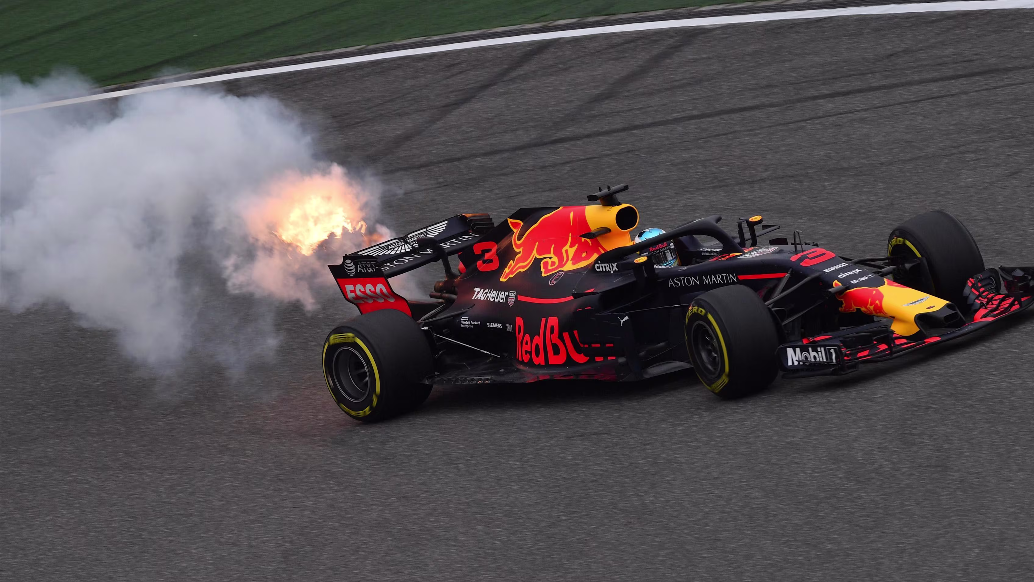 Occasione d'oro per la Ferrari in Messico! L'aria rarefatta livella i valori aerodinamici e la SF-26 può puntare dritta alla vittoria.